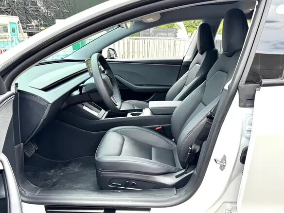 2026 Tesla Model 3 Long Range RWD I Рестайлинг, белый - вид 10