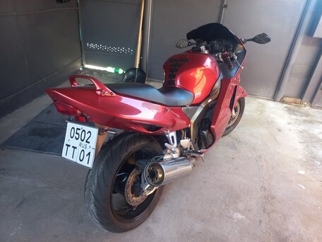 1998 Honda CBR 1100 XX, красный, 500000 рублей, вид 4