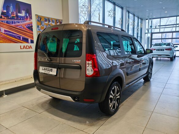 2026 Lada (ВАЗ) Largus Cross I Рестайлинг, коричневый, 2042000 рублей - вид 5