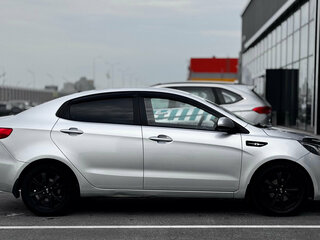 2014 Kia Rio 6-speed III, серый, 830000 рублей, вид 5