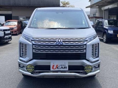 2022 Mitsubishi Delica D:5 I Рестайлинг, белый, 2750000 рублей, вид 2