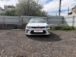 2019 Kia Rio IV, белый, 700000 рублей, вид 3