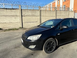 2011 Opel Astra J, чёрный, 599999 рублей, вид 4