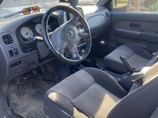 2012 Nissan NP300, серебристый, 900000 рублей, вид 5