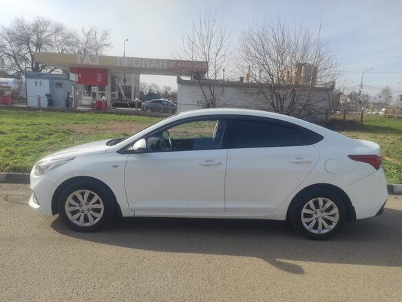 2019 Hyundai Solaris II, белый, 1550000 рублей - вид 8
