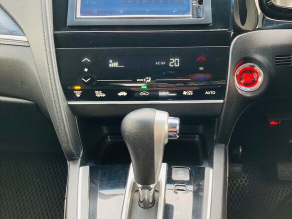 2017 Honda Shuttle II, белый, 1750000 рублей - вид 16