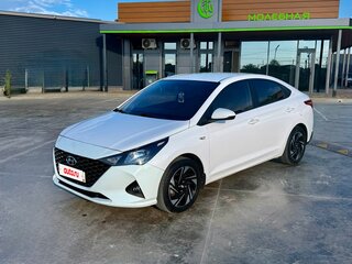 2021 Hyundai Solaris II Рестайлинг, белый, 1370000 рублей, вид 1