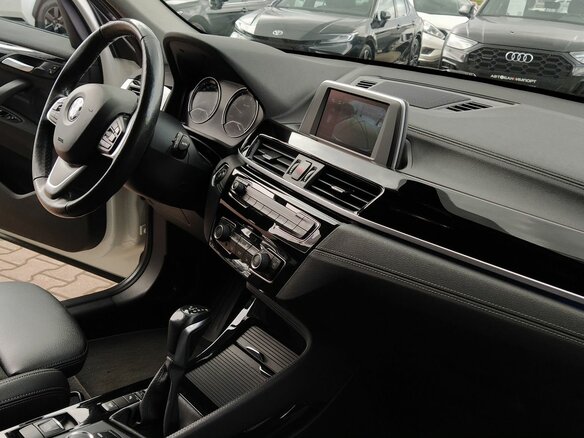 2020 BMW X1 18d xDrive II (F48) Рестайлинг, белый - вид 16