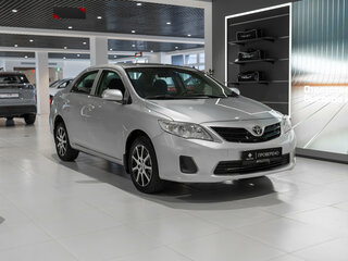 2011 Toyota Corolla X (E140, E150) Рестайлинг, серебристый, 845000 рублей, вид 2