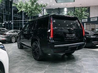 2018 Cadillac Escalade IV, чёрный, 5790000 рублей, вид 4