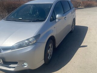 2010 Toyota Wish II, серебристый, 900000 рублей, вид 1