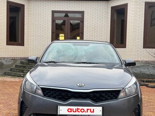 2021 Kia Rio IV Рестайлинг, серый, 1570000 рублей, вид 3
