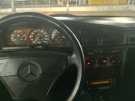 1992 Mercedes-Benz 190 (W201), синий, 2000000 рублей, вид 4