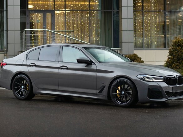 2021 BMW 5 серии 540i xDrive VII (G30/G31/G38) Рестайлинг, серый, 4474483 рублей