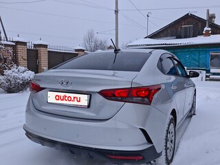 2021 Hyundai Solaris II Рестайлинг, серебристый, 1550000 рублей, вид 5
