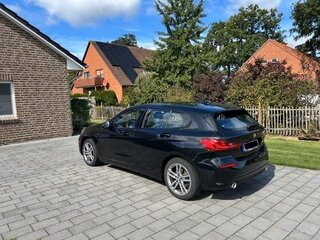 2022 BMW 1 серии 118d III (F40), чёрный, 3868000 рублей, вид 4