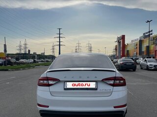 2022 Skoda Octavia III (A7) Рестайлинг, белый, 2100000 рублей, вид 5