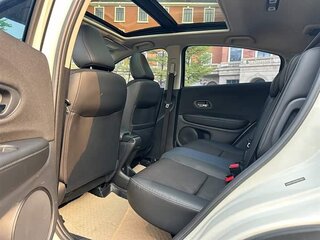 2022 Honda Vezel I Рестайлинг, белый, 1466700 рублей, вид 3