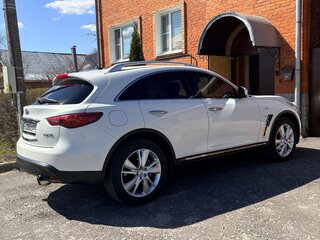 2015 Infiniti QX70, белый, 2250000 рублей, вид 2
