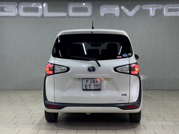 2016 Toyota Sienta II, белый, 1550000 рублей - вид 5