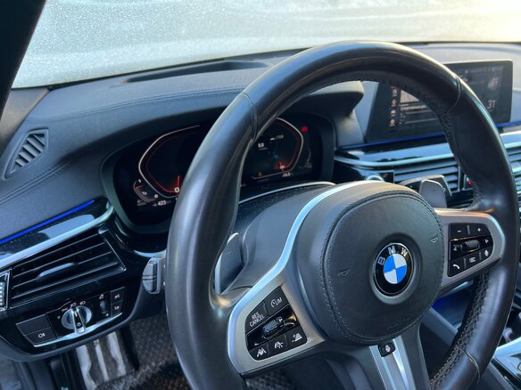 2019 BMW 5 серии M550d xDrive VII (G30/G31/G38), чёрный, 3852876 рублей - вид 16