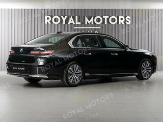 2025 BMW 7 серии 740i xDrive VII (G70), чёрный, 15200000 рублей, вид 5