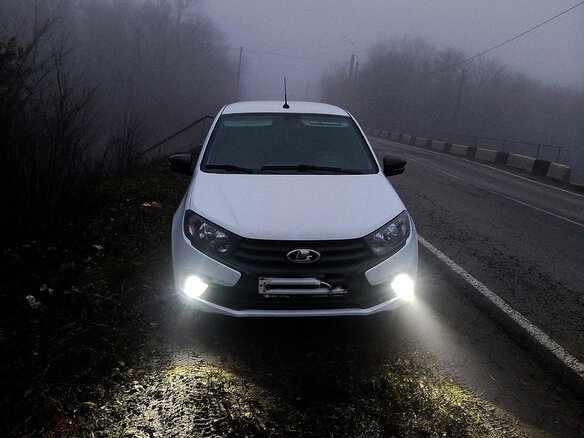 2024 Lada (ВАЗ) Granta I Рестайлинг, белый, 1000000 рублей - вид 1