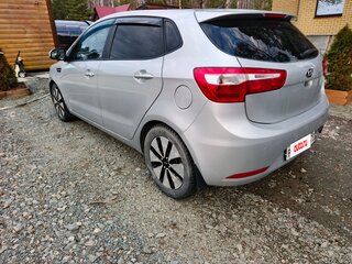2013 Kia Rio 4-speed III, серебристый, 830000 рублей, вид 5
