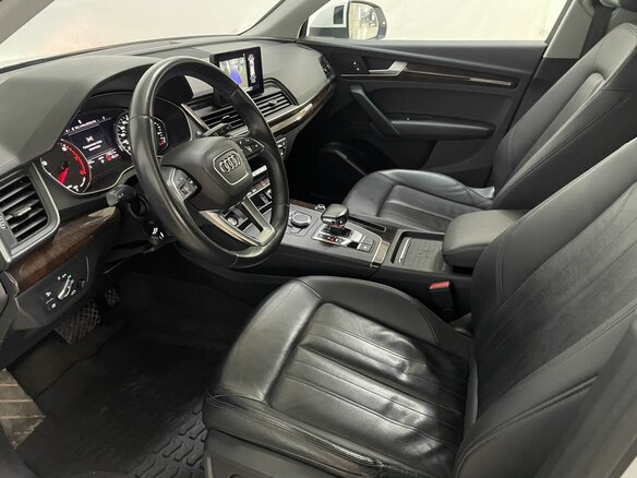 2019 Audi Q5 45 TFSI II (FY), белый, 2589000 рублей - вид 13