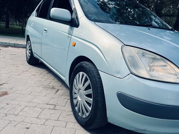 1998 Toyota Prius I (XW10), зелёный, 250000 рублей - вид 5