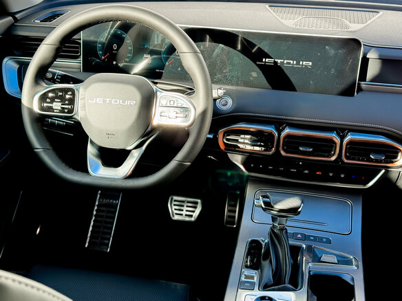 2026 Jetour X70+ I Рестайлинг, чёрный, 3399000 рублей - вид 12