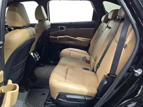2024 Kia Sorento IV Рестайлинг, чёрный, 4240000 рублей - вид 9