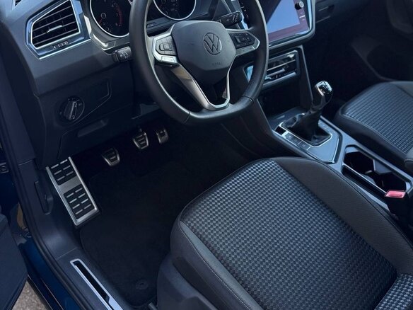 2021 Volkswagen Tiguan II Рестайлинг, синий, 2250000 рублей - вид 13