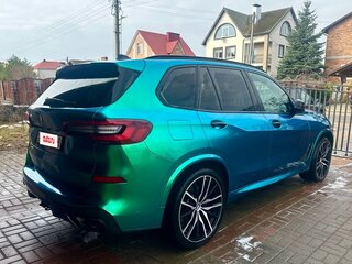 2021 BMW X5 M50i IV (G05/G18), зелёный, 5646170 рублей, вид 4