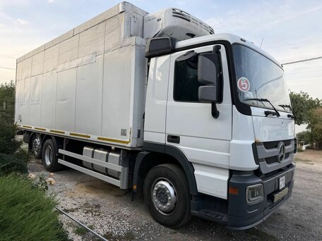 2011 Mercedes-Benz Actros, белый, 6150000 рублей, вид 3