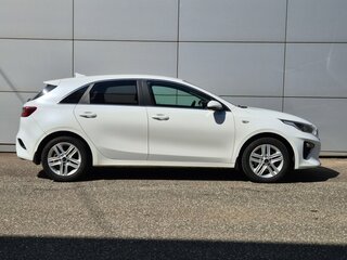 2018 Kia Ceed III, белый, 1399000 рублей, вид 5