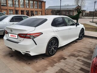 2019 Toyota Camry VIII (XV70), белый, 1999000 рублей, вид 3