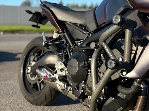 2017 Yamaha MT-09 (FZ-09), пурпурный, 900000 рублей - вид 6
