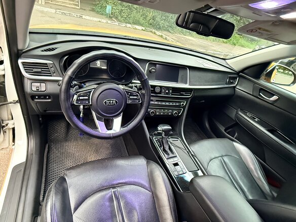 2019 Kia Optima IV Рестайлинг, жёлтый, 1150000 рублей - вид 4