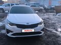 2019 Kia Optima IV Рестайлинг, белый, 1730000 рублей - вид 3