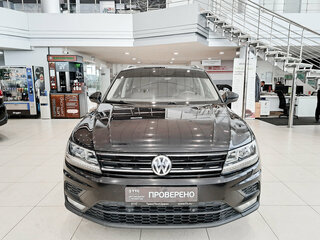 2017 Volkswagen Tiguan II, чёрный, 1650000 рублей, вид 2