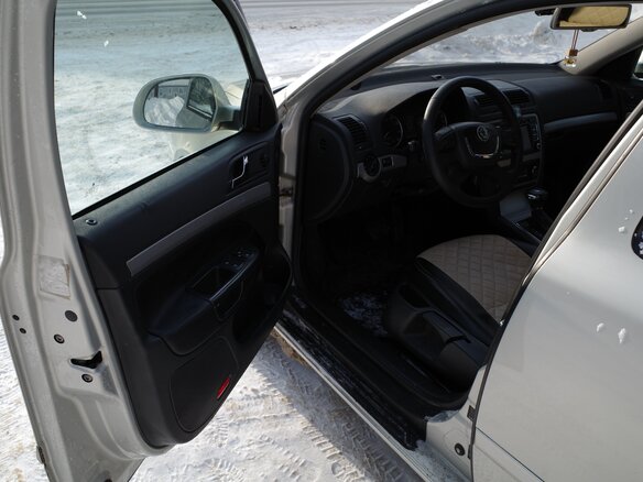 2012 Skoda Octavia II (A5) Рестайлинг, серебристый, 990000 рублей - вид 4