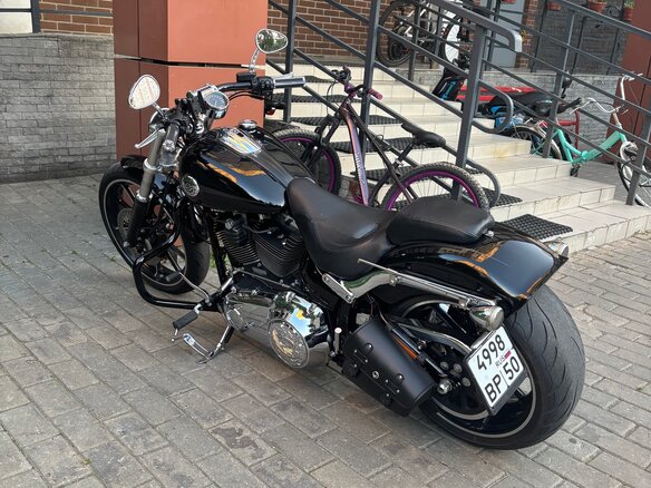 2015 Harley-Davidson Breakout, чёрный, 1500000 рублей