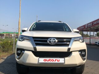 2018 Toyota Fortuner II, белый, 4250000 рублей, вид 4