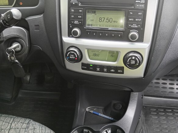 2010 Kia Sportage II Рестайлинг, белый - вид 17