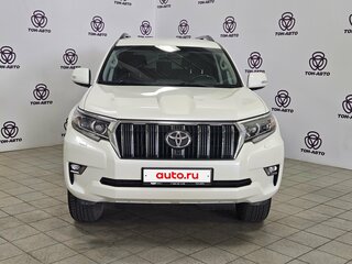 2021 Toyota Land Cruiser Prado 150 Series Рестайлинг 3, белый, 4795000 рублей, вид 2