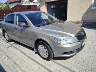2011 Skoda Octavia II (A5) Рестайлинг, серый, 800000 рублей, вид 1