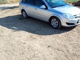 2012 Opel Astra H Рестайлинг, серебристый, 650000 рублей, вид 3