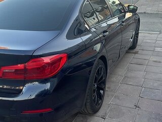 2018 BMW 5 серии 520i VII (G30/G31/G38), синий, 3270000 рублей, вид 4