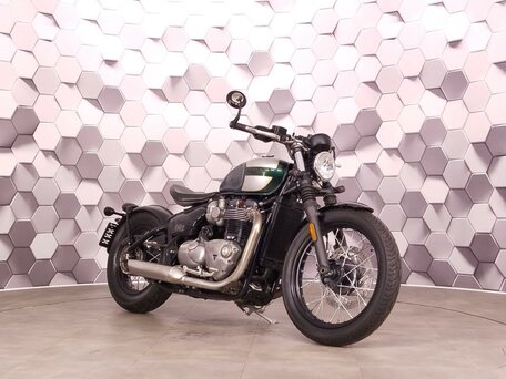 2017 Triumph Bonneville Bobber, зелёный, 1117000 рублей, вид 1